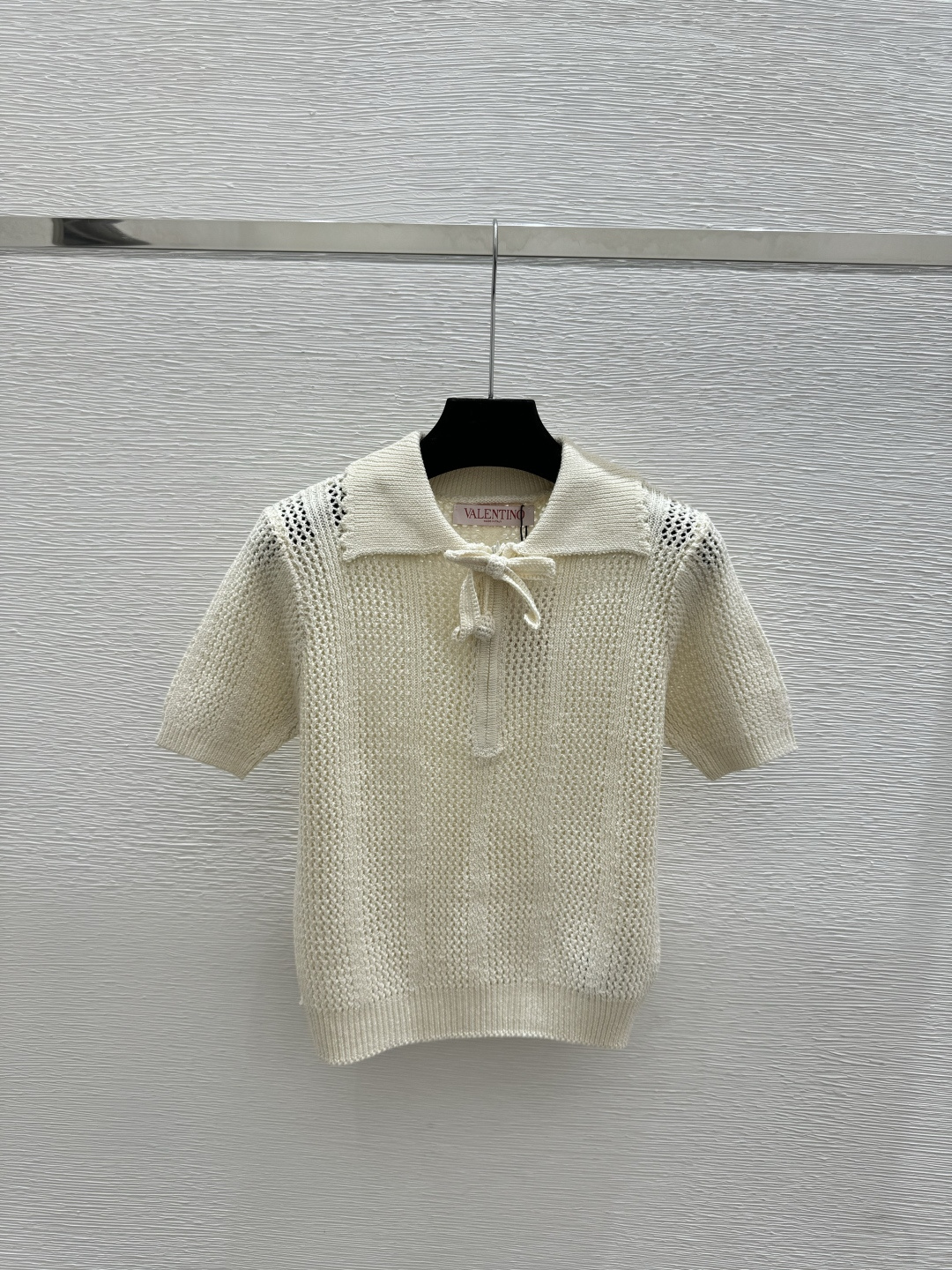 🆕VA家🆕 早春新款 纯色简约翻领镂空针织短袖颜色：杏色 宝蓝尺码：36.38.40