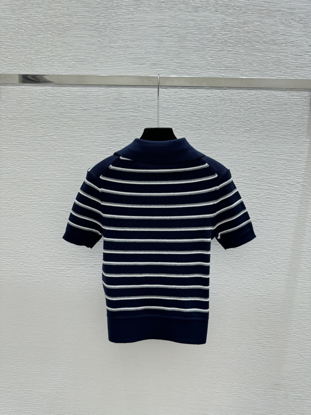 🆕M家🆕 早春新款 撞色条纹翻领针织短袖颜色：咖啡 宝蓝尺码：36.38.40