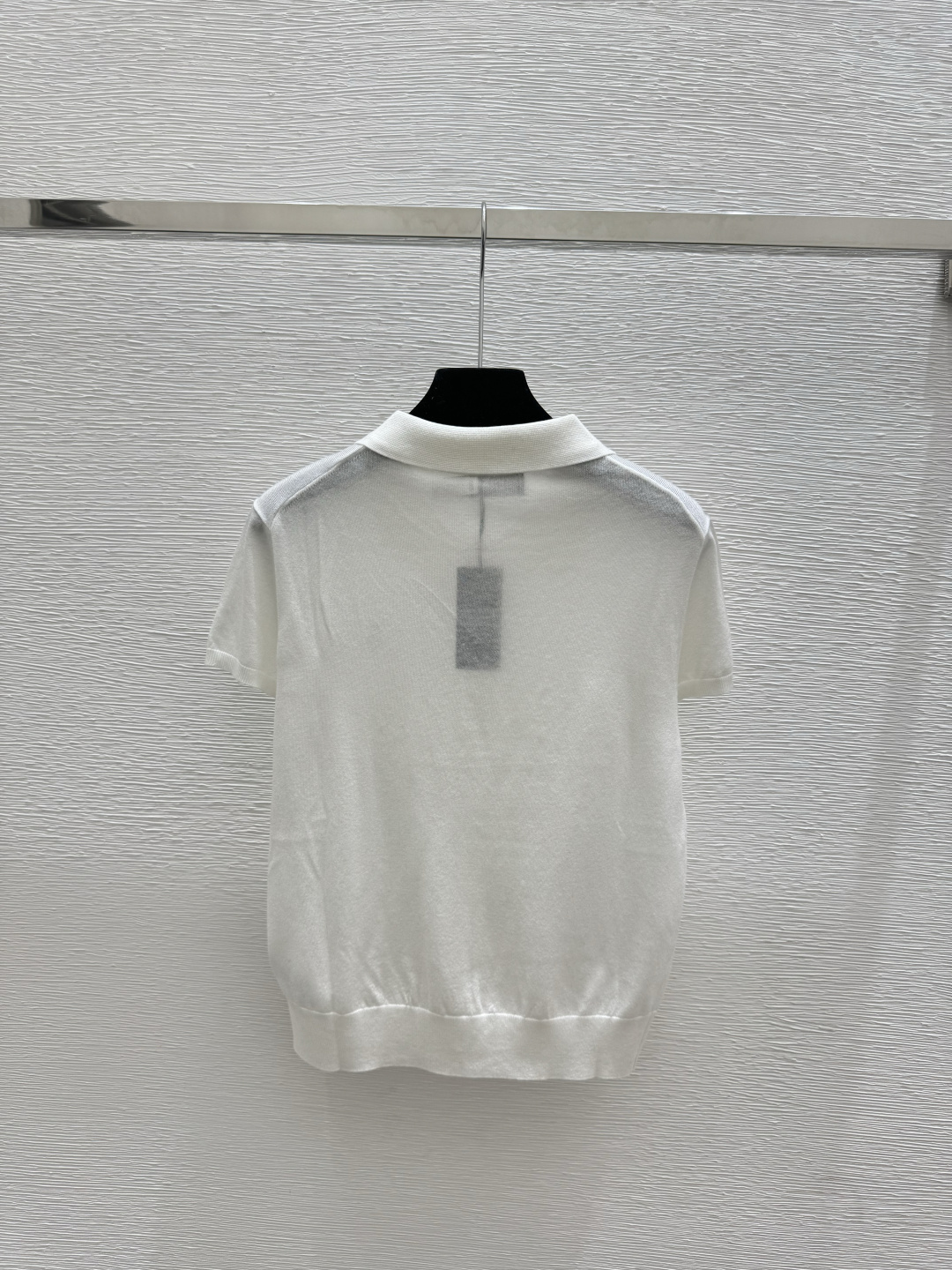 🆕PO家🆕 早春新款 纯色简约翻领针织短袖颜色：白色 杏色 灰色 黑色尺码：36.38.40