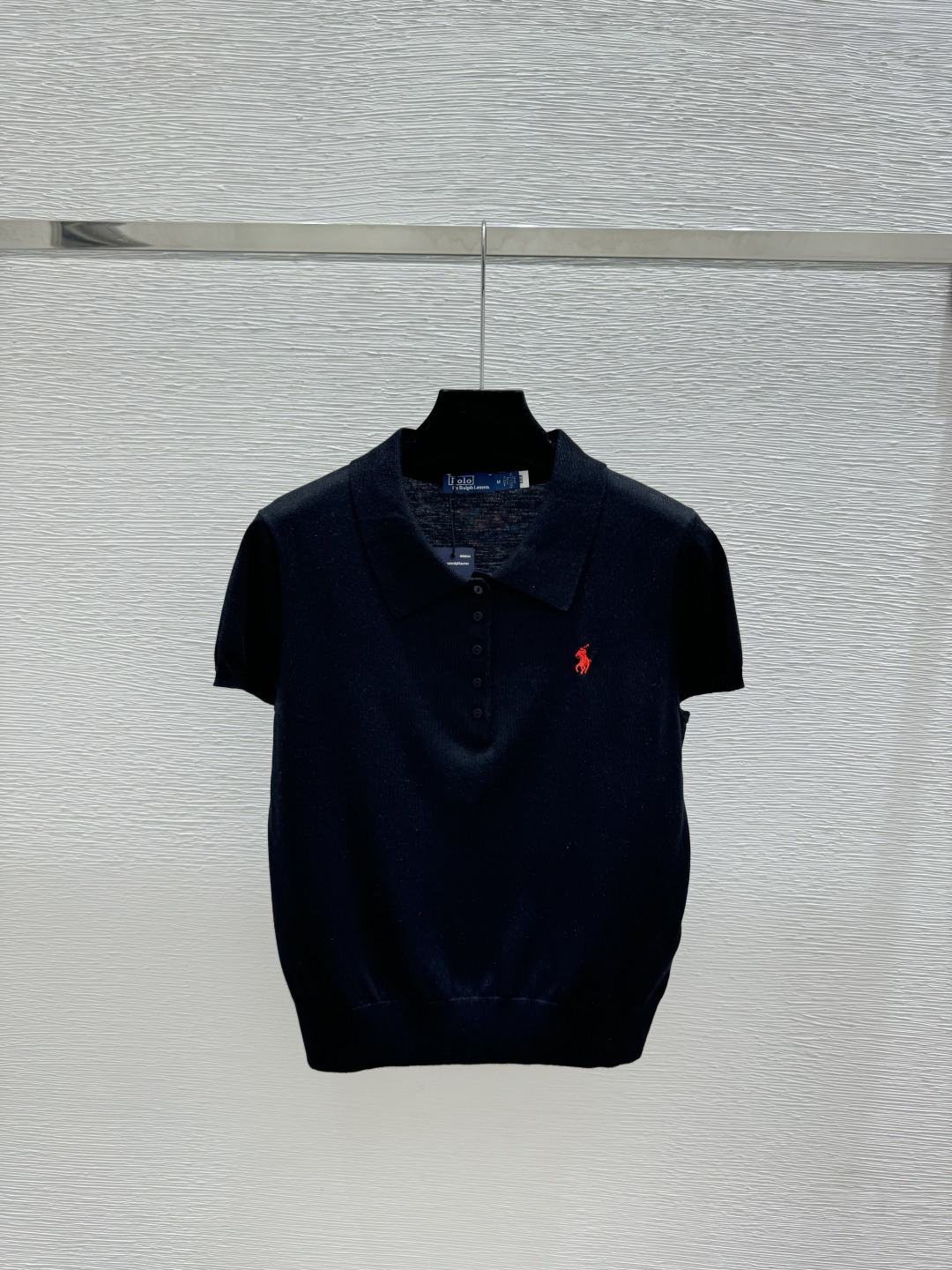 🆕PO家🆕 早春新款 纯色简约翻领针织短袖颜色：白色 杏色 灰色 黑色尺码：36.38.40