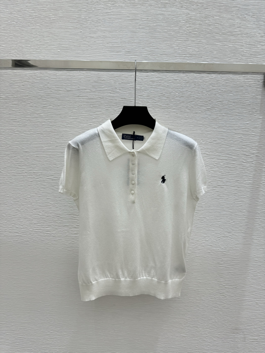 🆕PO家🆕 早春新款 纯色简约翻领针织短袖颜色：白色 杏色 灰色 黑色尺码：36.38.40