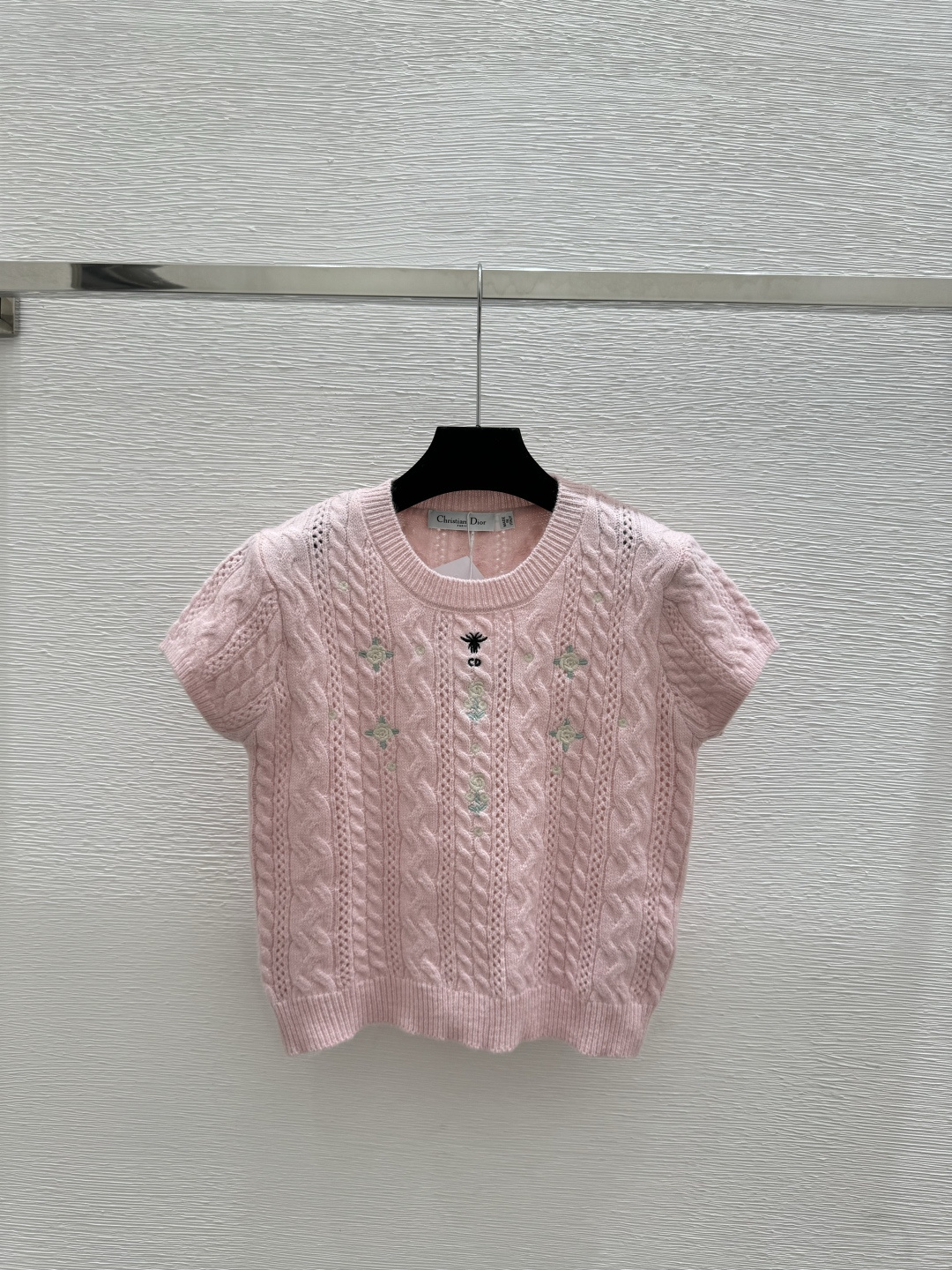 🆕D家🆕 早春新款 撞色花卉圆领针织短袖颜色：粉色尺码：36.38.40