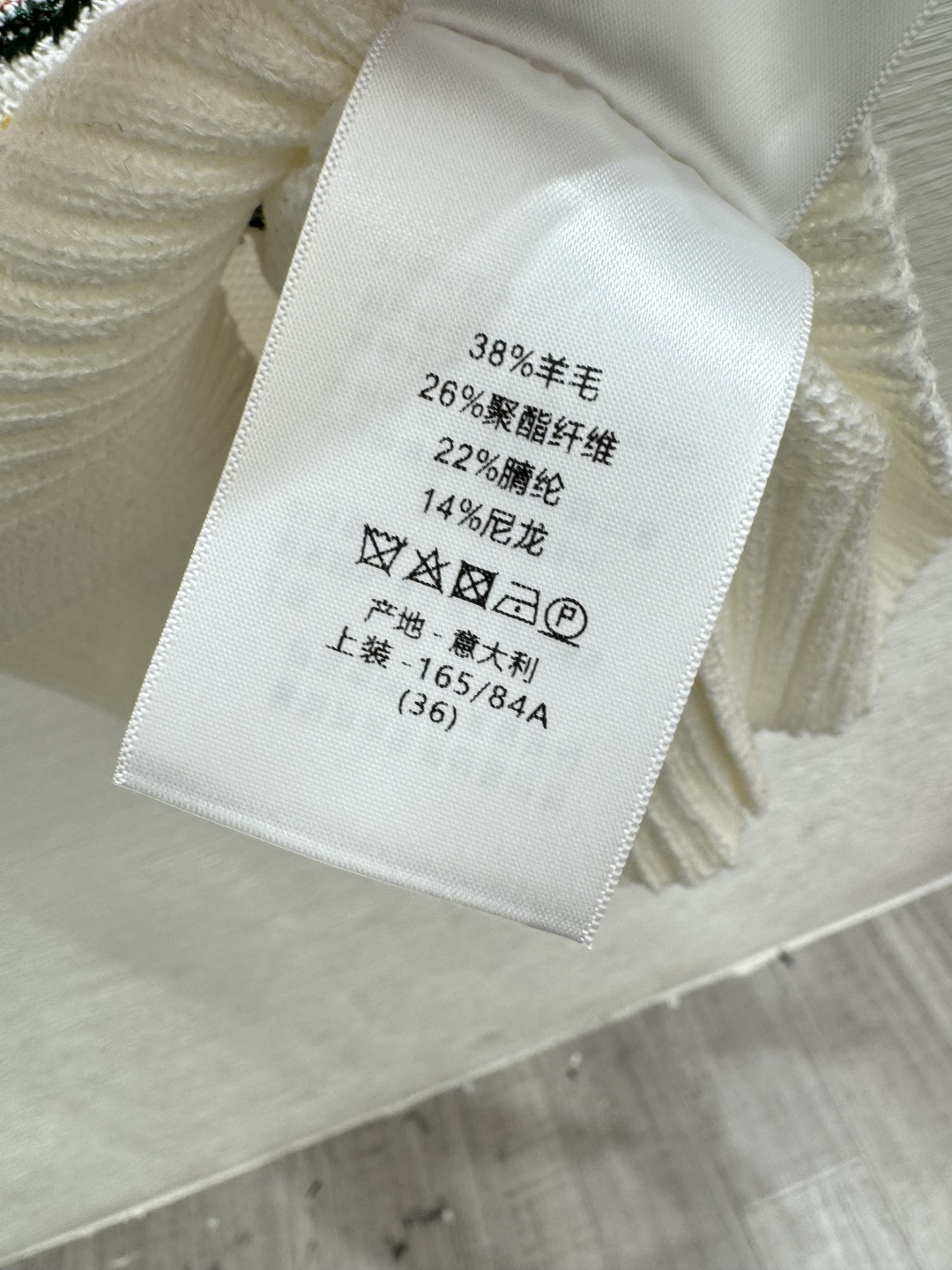 🆕D家🆕 早春新款 撞色花卉圆领针织短袖颜色：白色尺码：36.38.40