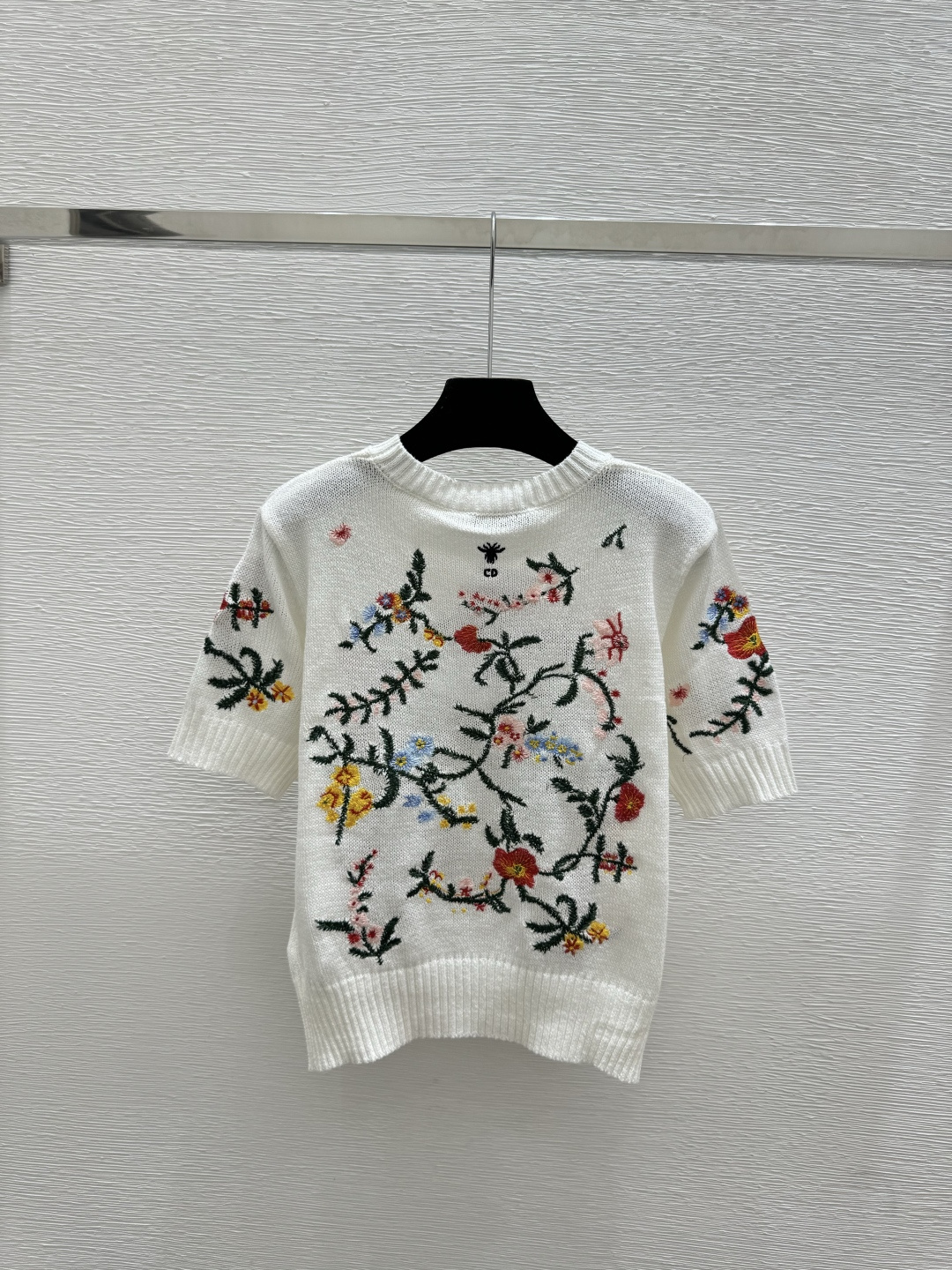 🆕D家🆕 早春新款 撞色花卉圆领针织短袖颜色：白色尺码：36.38.40