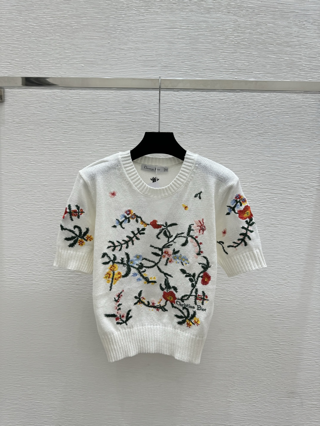 🆕D家🆕 早春新款 撞色花卉圆领针织短袖颜色：白色尺码：36.38.40