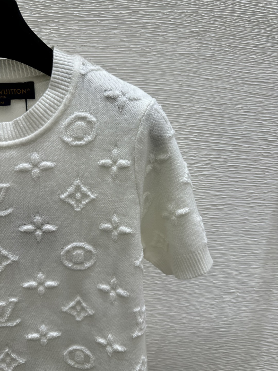 🆕L家🆕 早春新款 纯色老花字母提花圆领针织短袖颜色：白色 粉色 灰色尺码：36.38.40