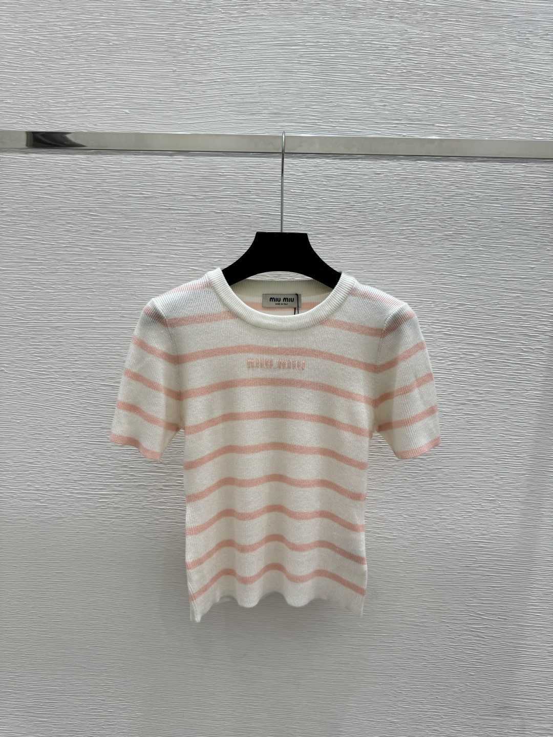 🆕M家🆕 早春新款 撞色条纹圆领针织短袖颜色：白色 灰色 黑色尺码：36.38.40