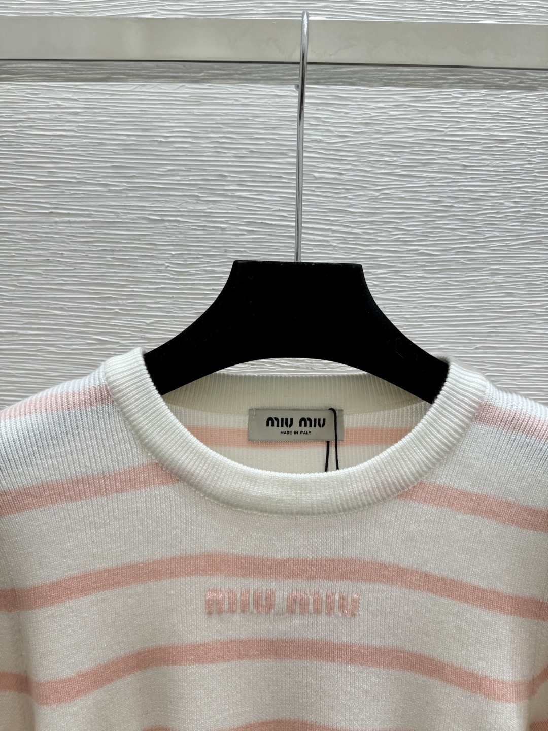 🆕M家🆕 早春新款 撞色条纹圆领针织短袖颜色：白色 灰色 黑色尺码：36.38.40
