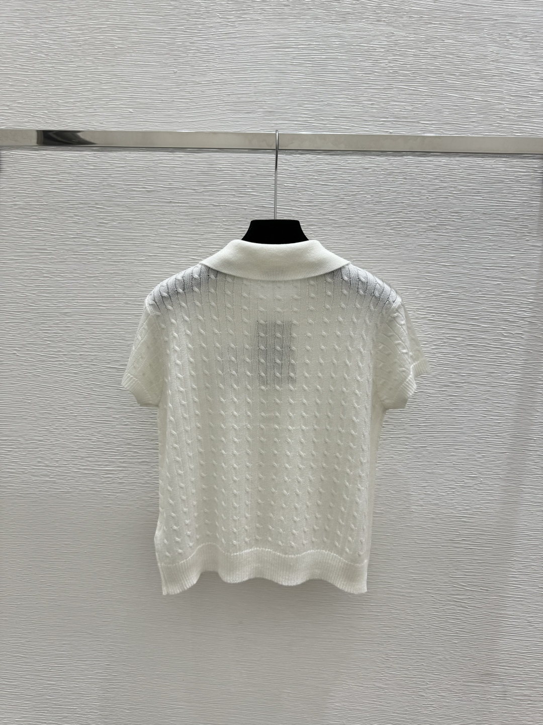 🆕BU家🆕 早春新款 撞色条纹翻领针织短袖颜色：白色 黑色尺码：36.38.40
