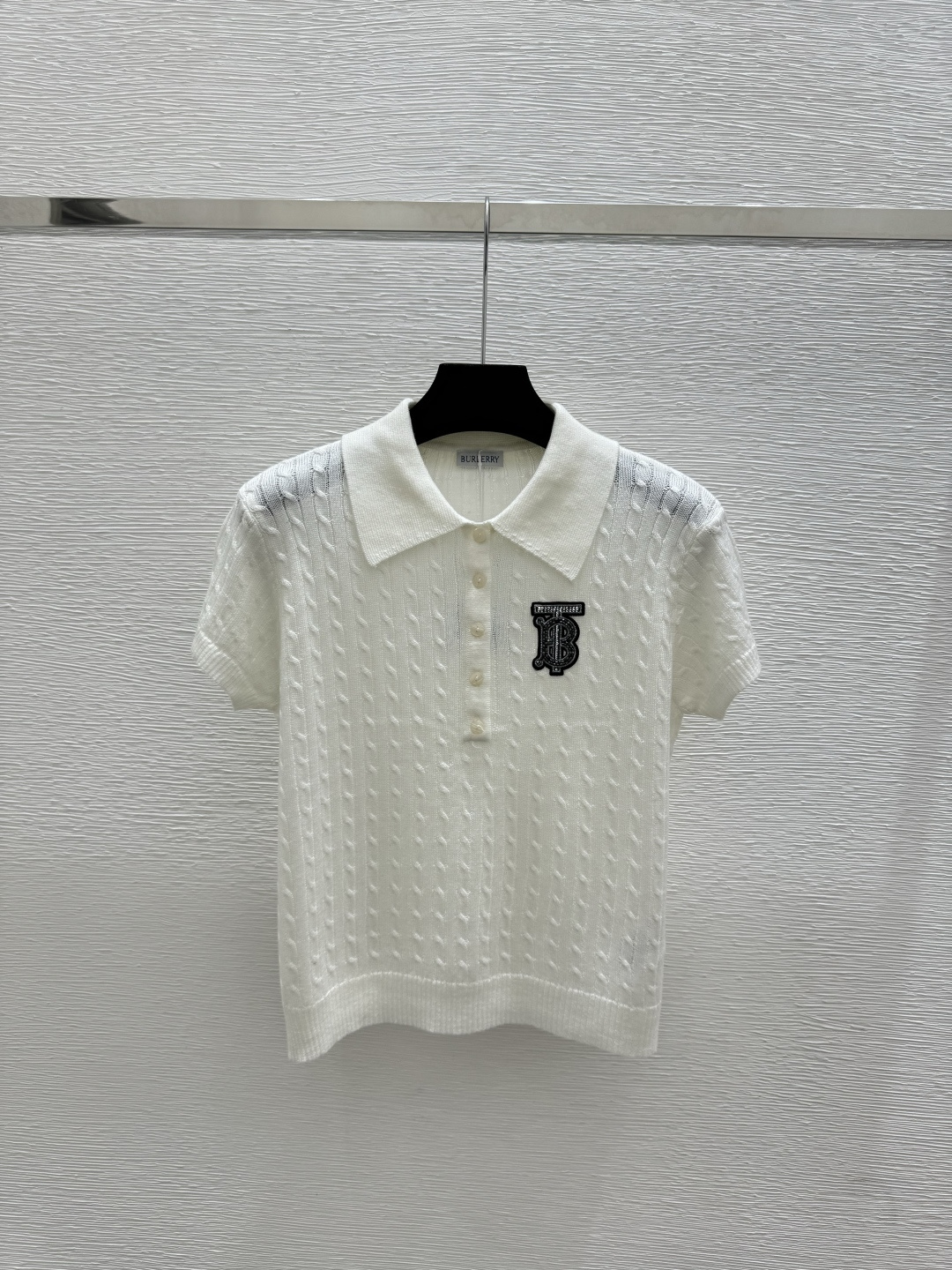🆕BU家🆕 早春新款 撞色条纹翻领针织短袖颜色：白色 黑色尺码：36.38.40