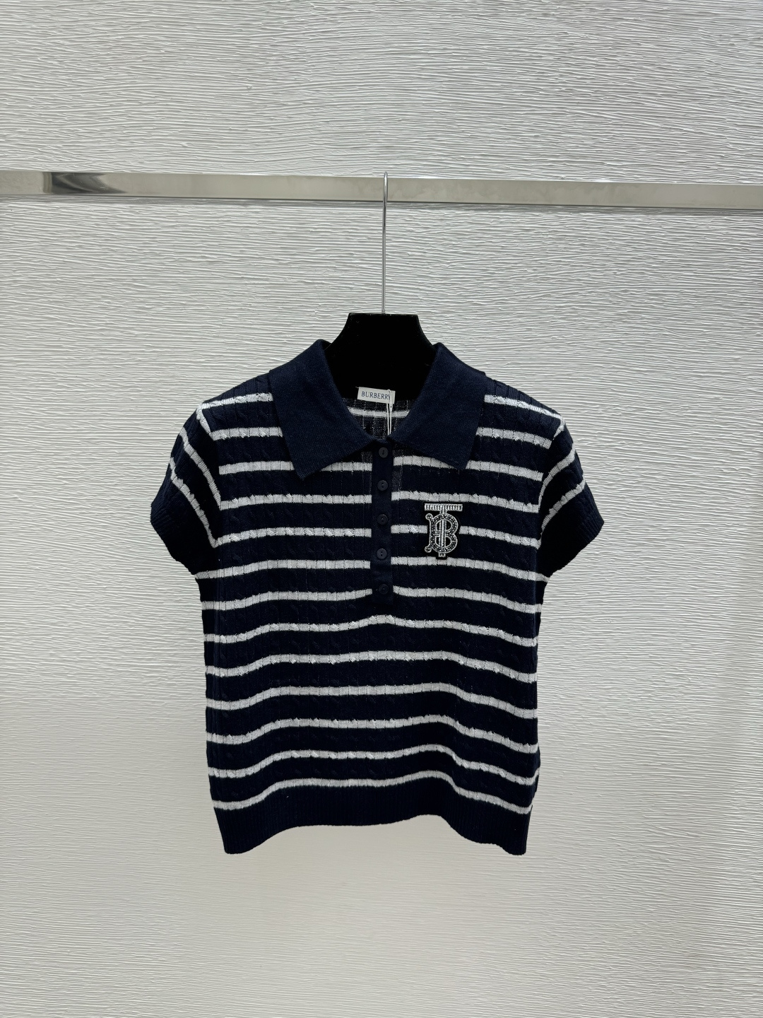🆕BU家🆕 早春新款 撞色条纹翻领针织短袖颜色：白色 黑色尺码：36.38.40