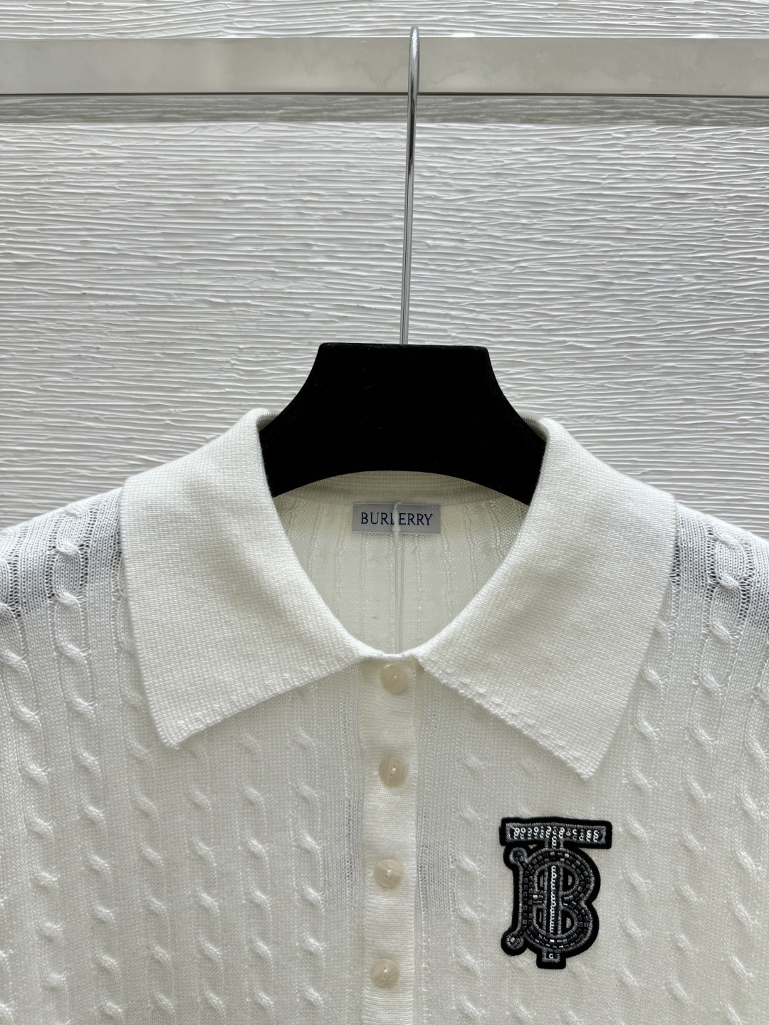 🆕BU家🆕 早春新款 撞色条纹翻领针织短袖颜色：白色 黑色尺码：36.38.40