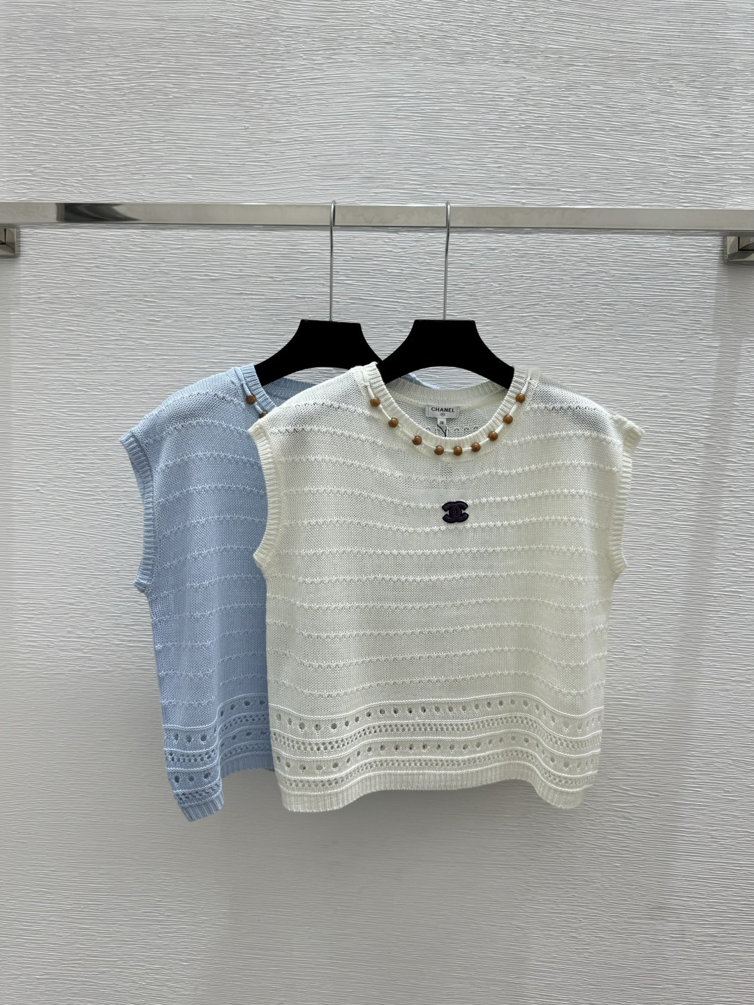🆕CH家🆕 早春新款 纯色镂空圆领针织背心颜色：白色 蓝色尺码：36.38.40