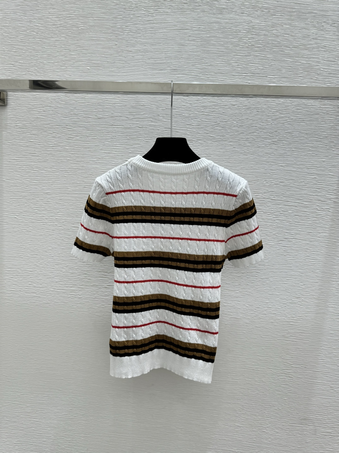 🆕BU家🆕 早春新款 撞色条纹圆领针织短袖颜色：白色 卡其尺码：36.38.40