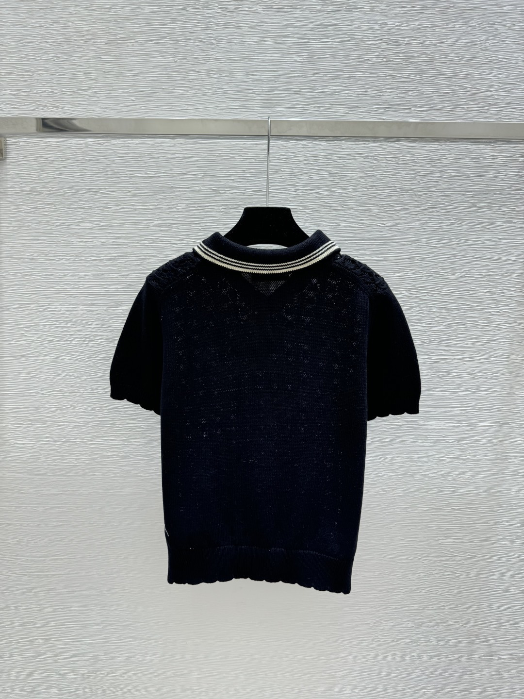 🆕M家🆕 早春新款 撞色翻领镂空针织短袖颜色：黑色 杏色尺码：36.38.40