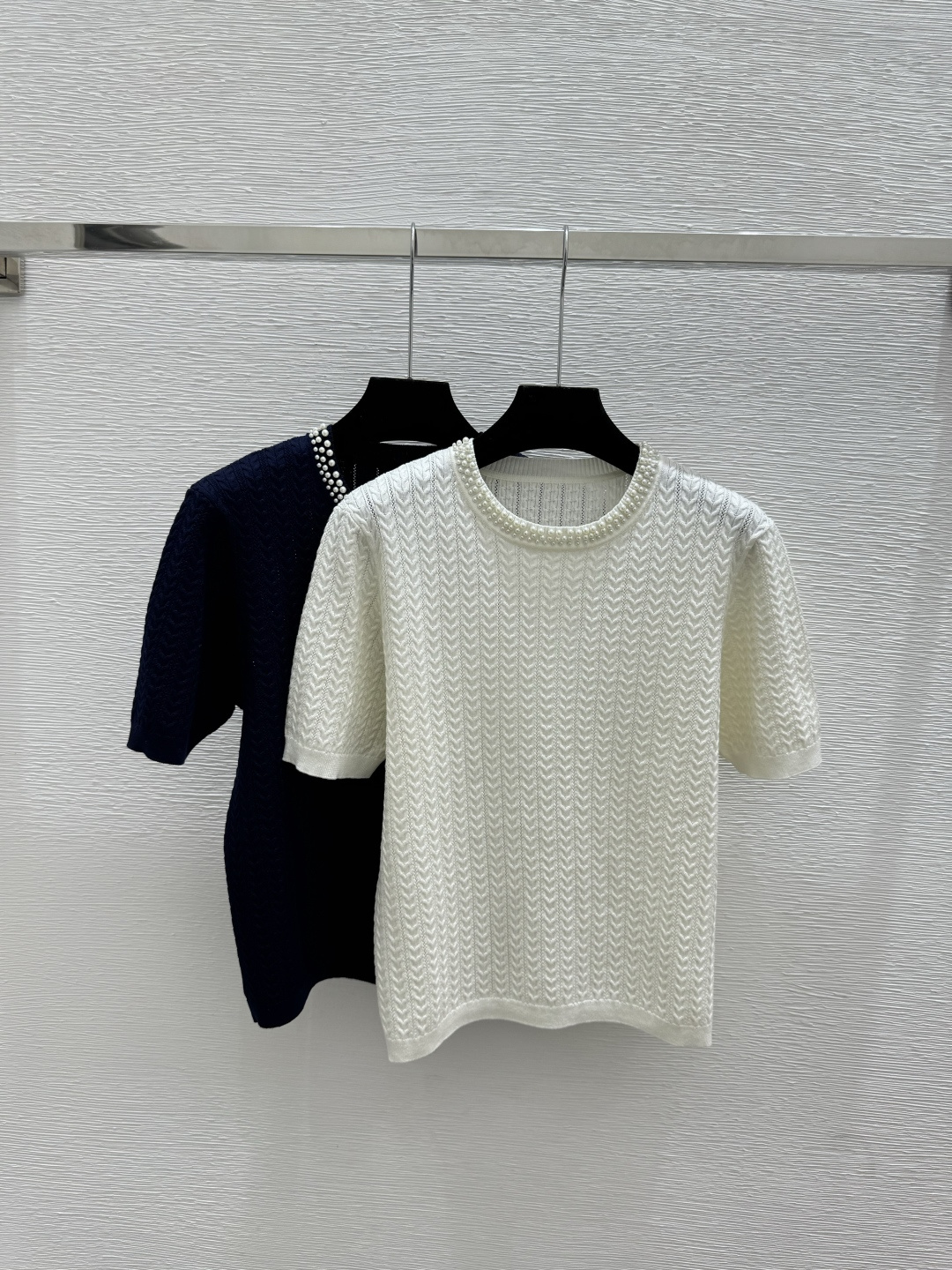🆕AW家🆕 早春新款 重工钉珠圆领针织短袖颜色：白色 宝蓝尺码：36.38.40