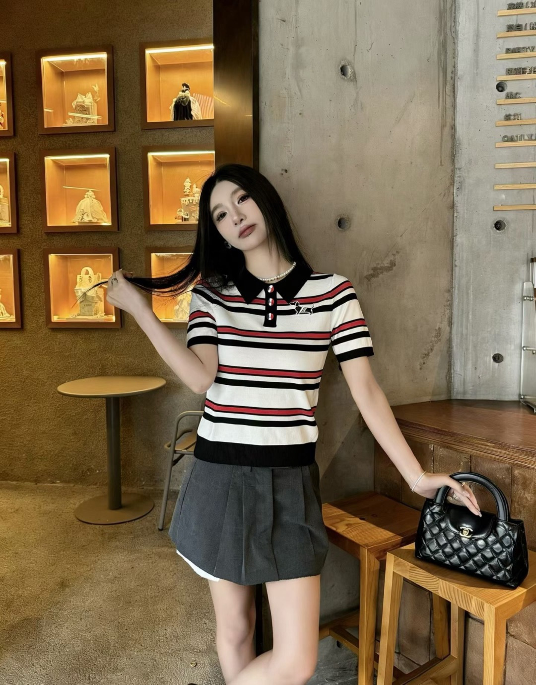 🆕TB家🆕 早春新款 撞色条纹翻领针织短袖颜色：灰色 黑色尺码：36.38.40