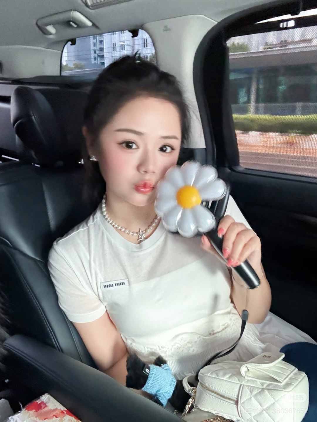 🆕M家🆕 早春新款 纯色简约圆领针织短袖颜色：白色 灰色尺码：36.38.40