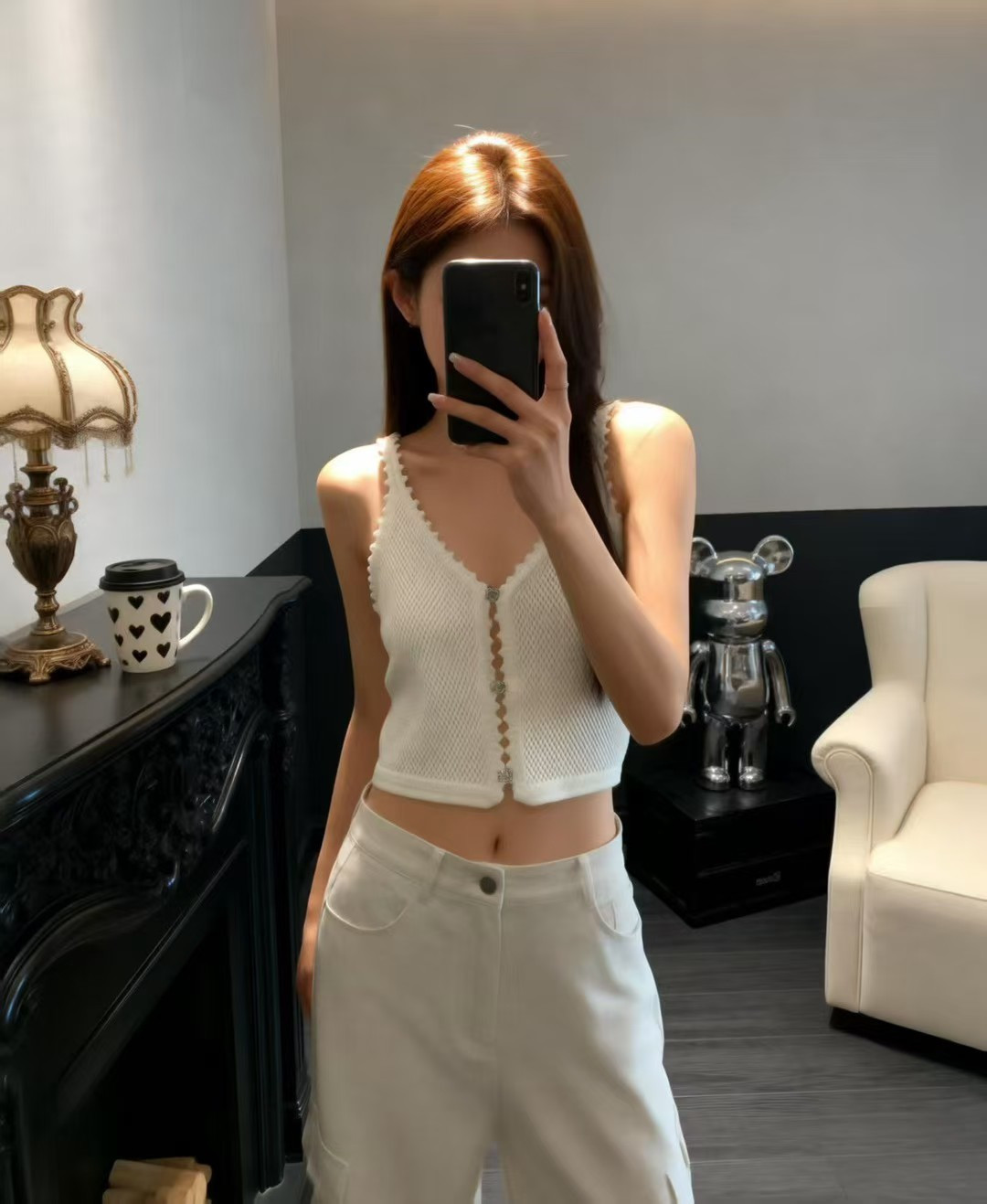 🆕CH家🆕 早春新款 纯色镂空V领针织吊带颜色：白色 宝蓝尺码：36.38.40