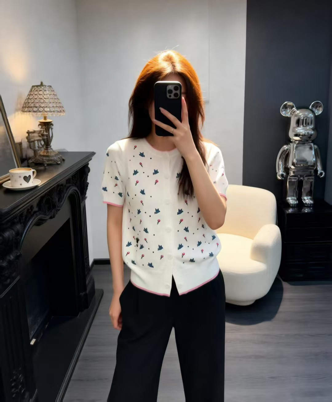 🆕D家🆕 早春新款 撞色花卉圆领针织短袖颜色：白色 黑色尺码：36.38.40