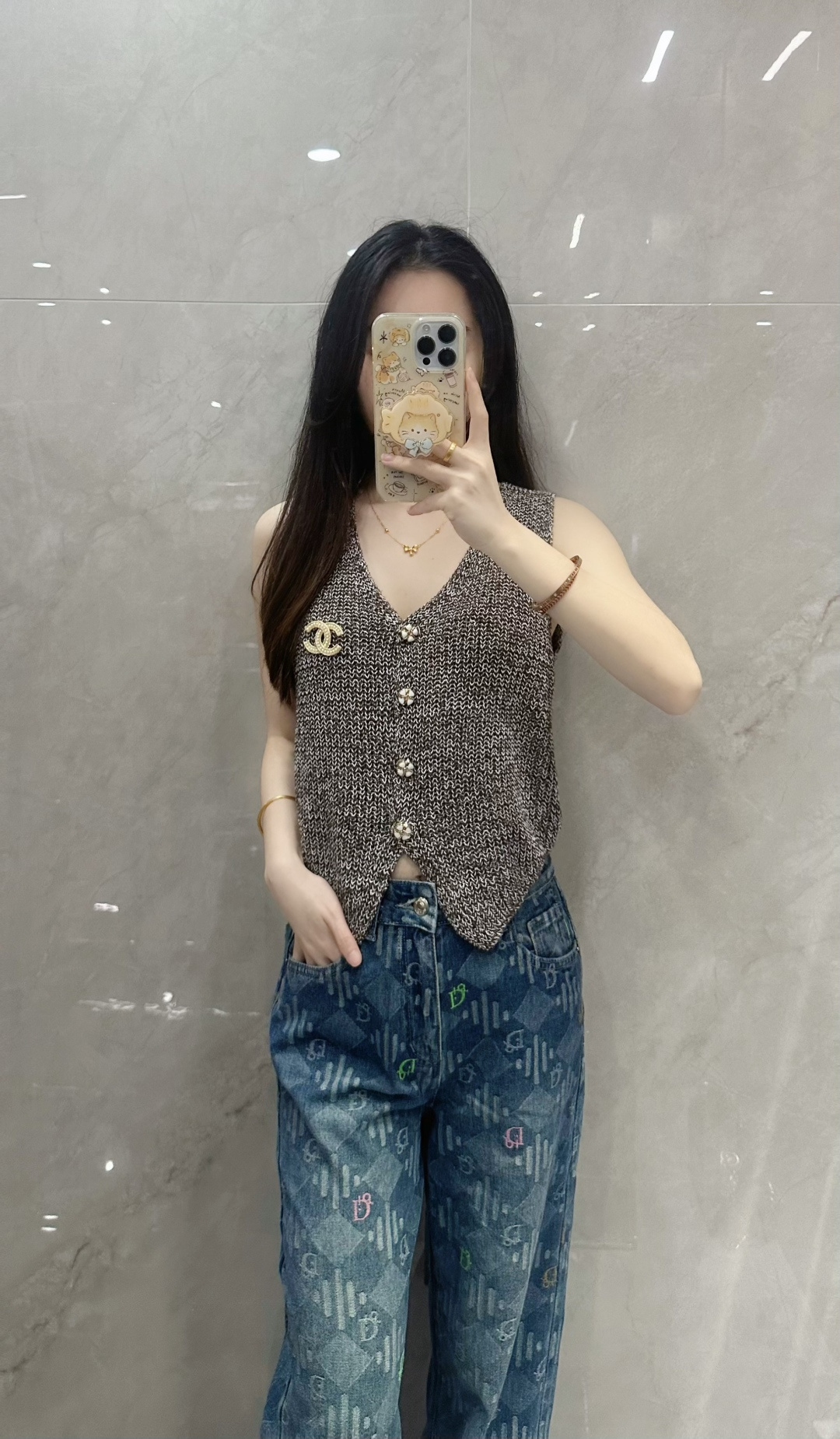 🆕CH家🆕 早春新款 纯色简约V领针织背心开衫颜色：咖啡 黑色尺码：36.38.40