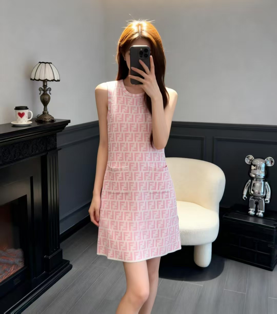 🆕F家🆕 早春新款 撞色老花字母圆领针织背心裙颜色：粉色 咖啡尺码：36.38.40