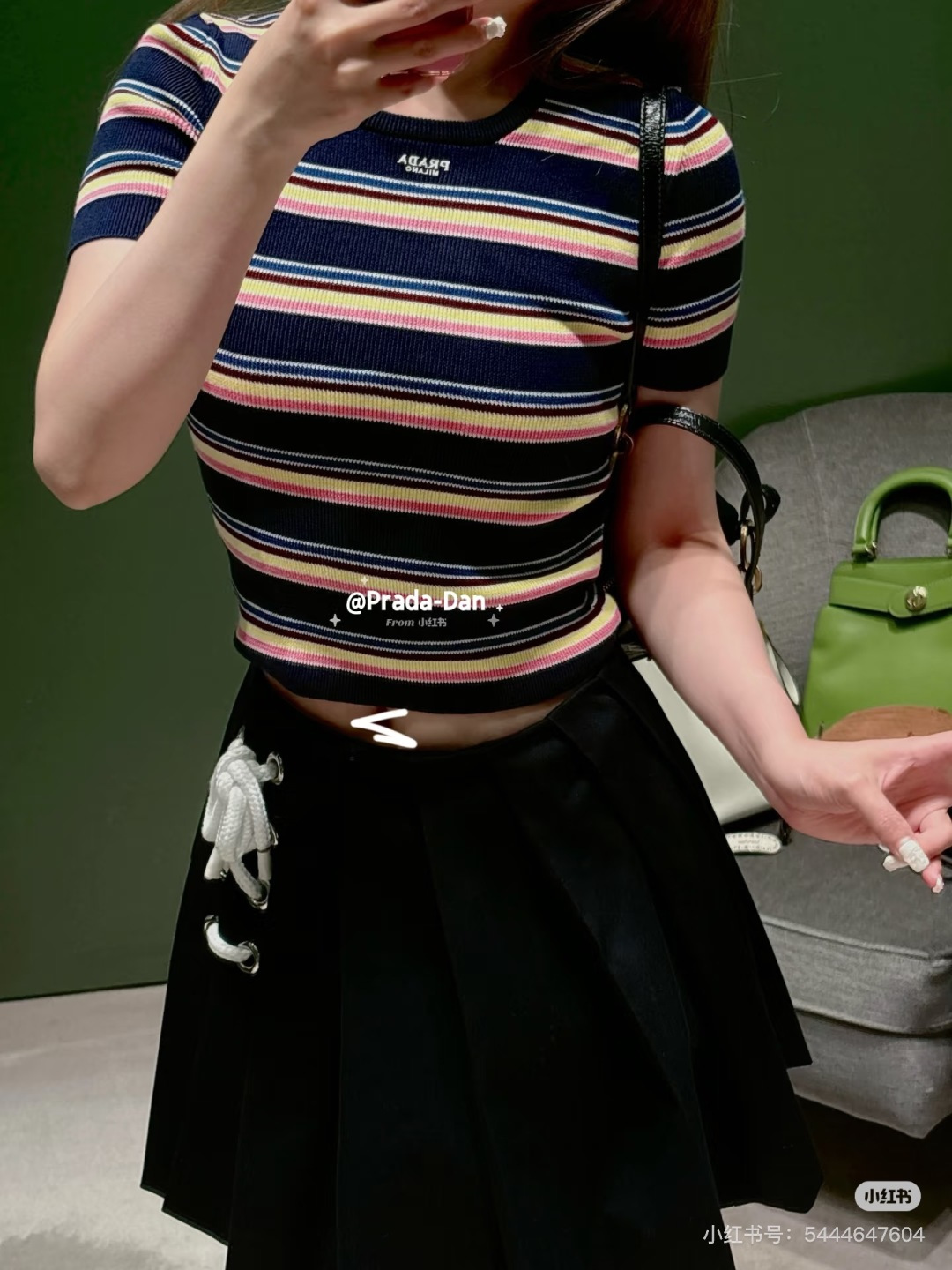 🆕P家🆕 早春新款 撞色条纹圆领针织短袖颜色：宝蓝尺码：36.38.40