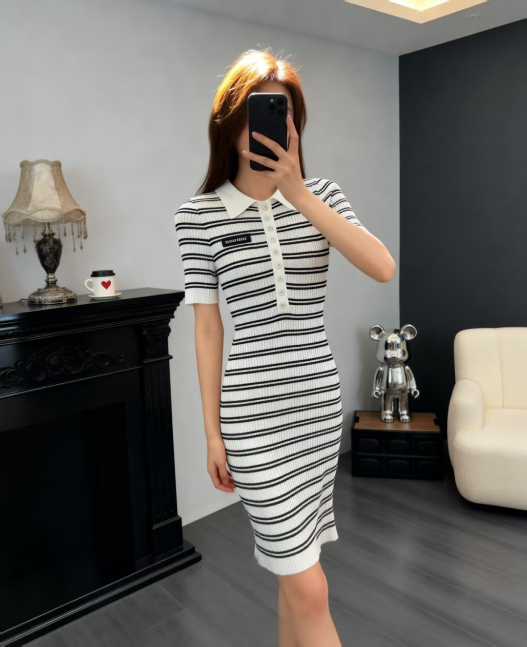 🆕M家🆕 早春新款 撞色条纹翻领针织连衣裙颜色：白色 黑色尺码：36.38.40