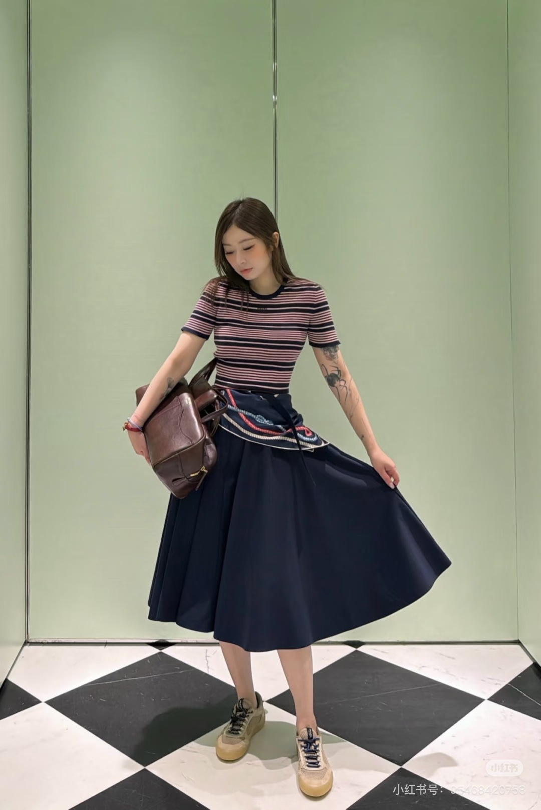 🆕P家🆕 早春新款 撞色字母条纹圆领针织短袖颜色：宝蓝 红色尺码：36.38.40