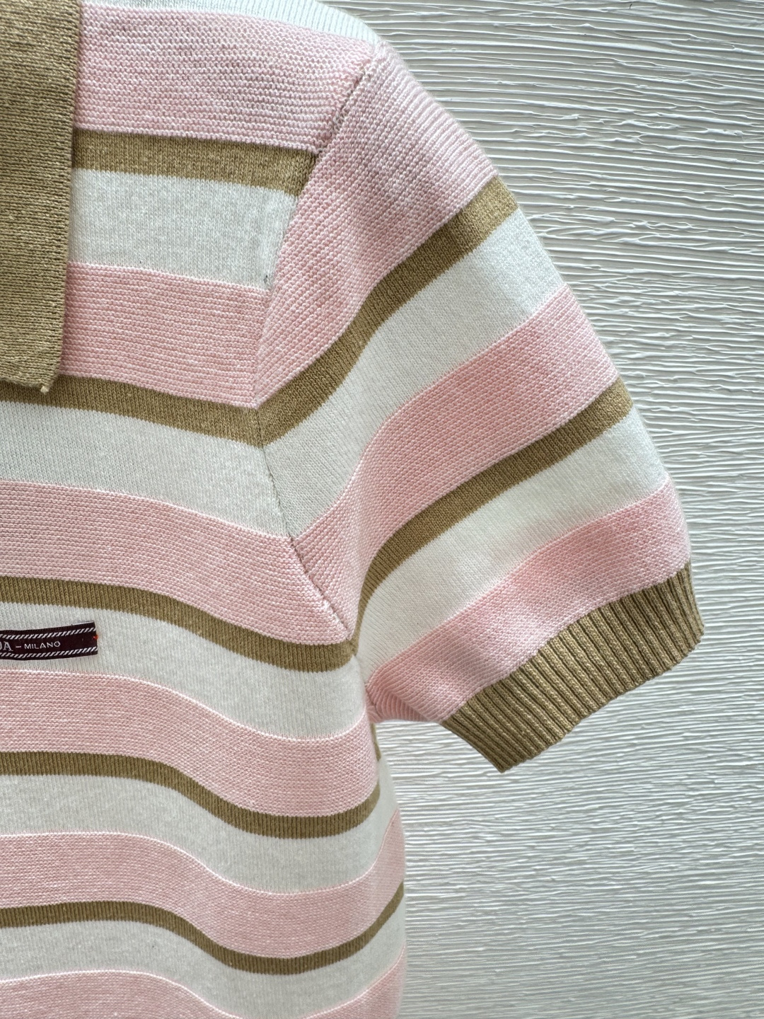 🆕P家🆕 春夏季新款 翻领条纹针织短袖颜色：粉色 尺码：36.38.40