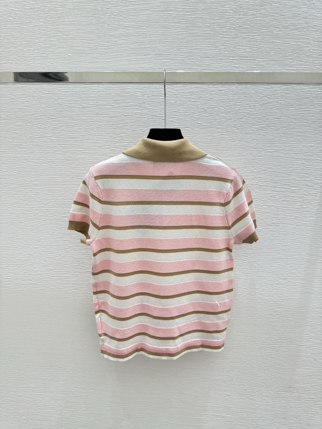 🆕P家🆕 春夏季新款 翻领条纹针织短袖颜色：粉色 尺码：36.38.40