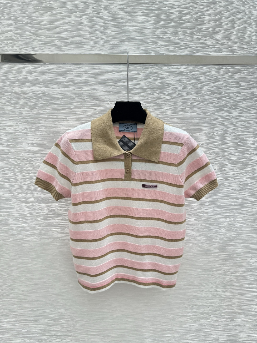 🆕P家🆕 春夏季新款 翻领条纹针织短袖颜色：粉色 尺码：36.38.40