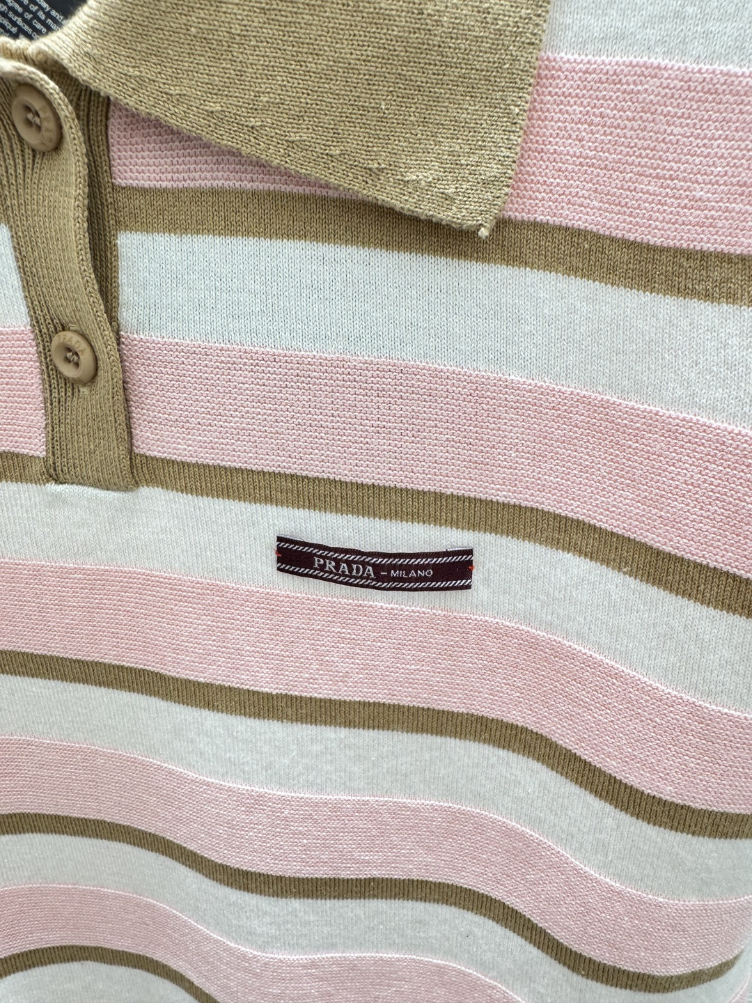 🆕P家🆕 春夏季新款 翻领条纹针织短袖颜色：粉色 尺码：36.38.40