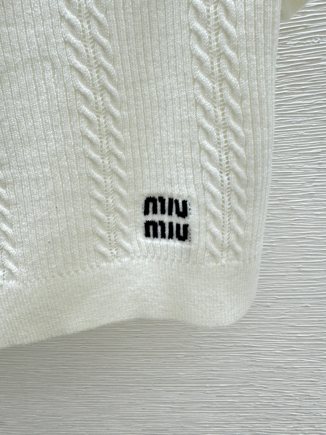 🆕m家🆕 春夏季新款 蝴蝶结装饰针织短袖颜色：粉色 白色 燕麦色 黑色尺码：36.38.40