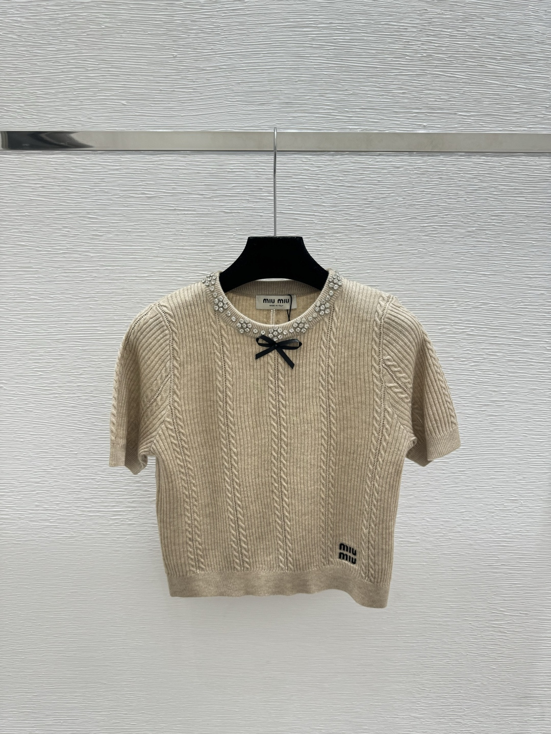 🆕m家🆕 春夏季新款 蝴蝶结装饰针织短袖颜色：粉色 白色 燕麦色 黑色尺码：36.38.40