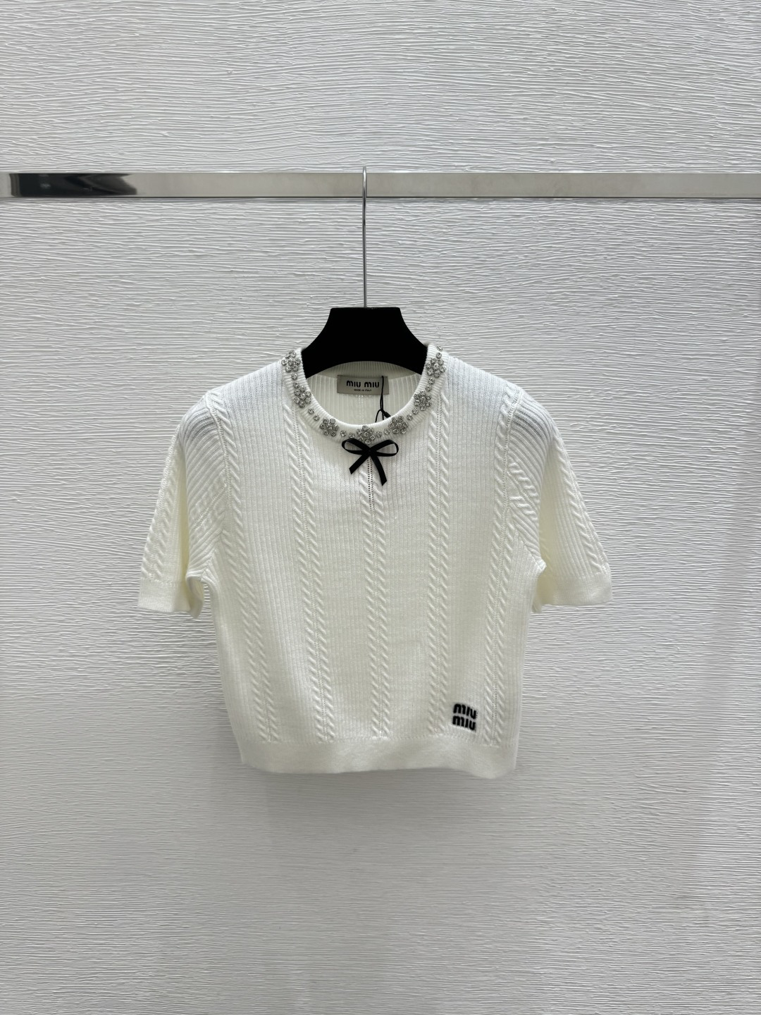 🆕m家🆕 春夏季新款 蝴蝶结装饰针织短袖颜色：粉色 白色 燕麦色 黑色尺码：36.38.40