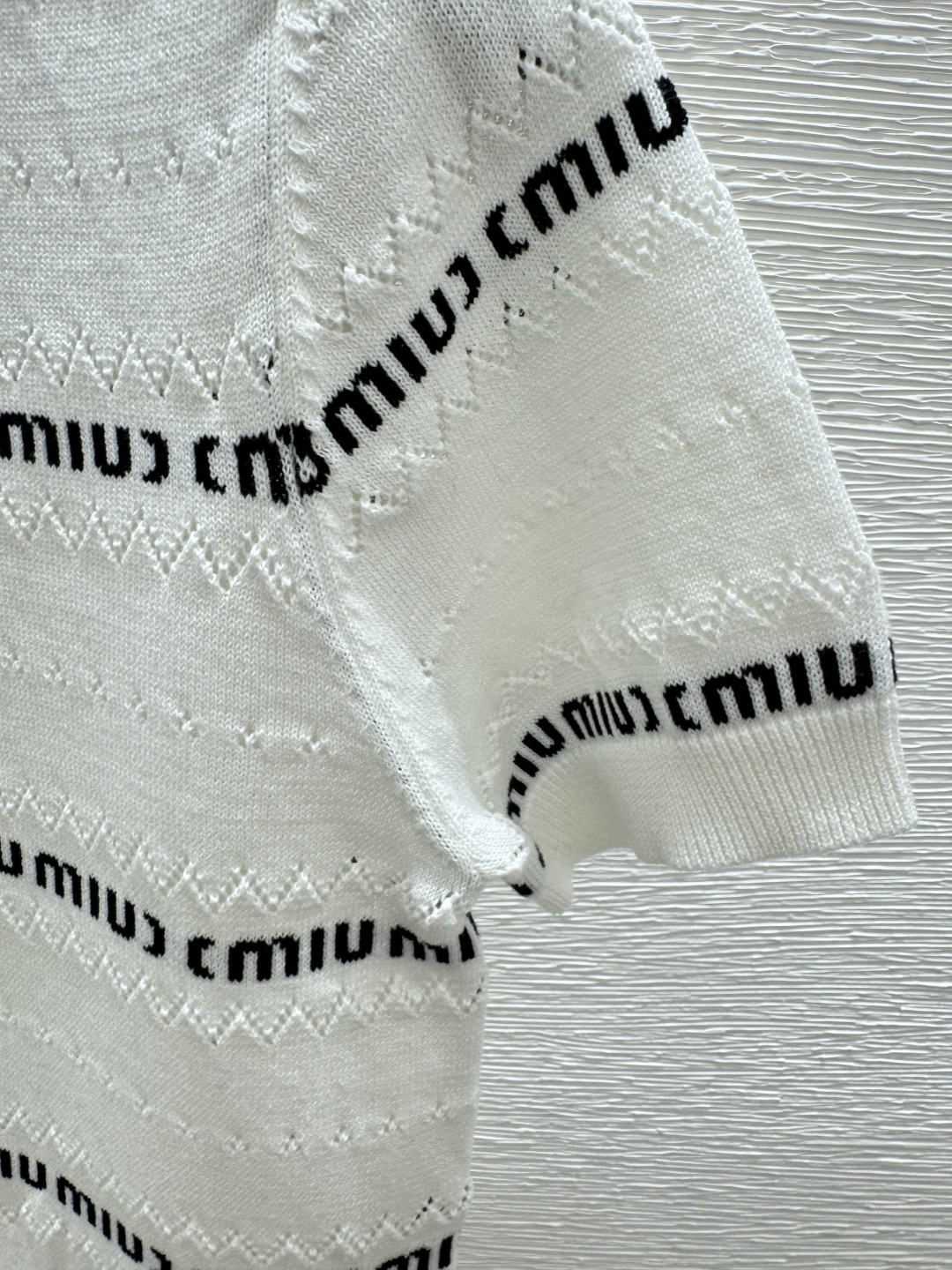 🆕m家🆕 春夏季新款 字母条纹针织短袖颜色：粉色 白色 咖啡色尺码：36.38.40