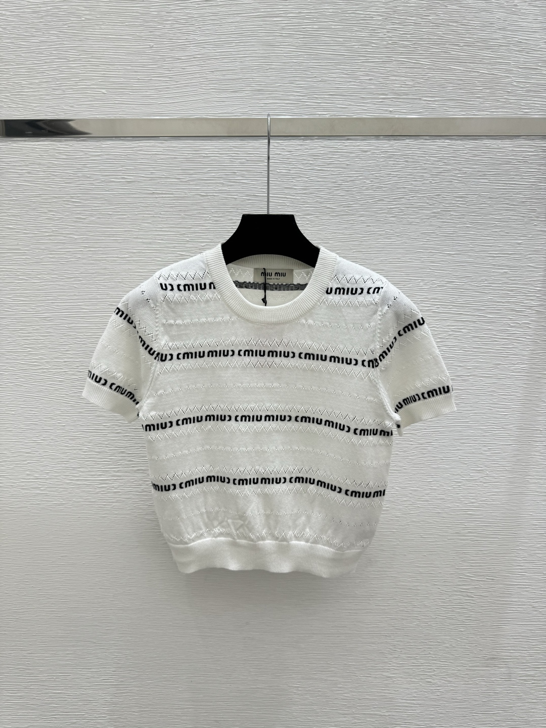 🆕m家🆕 春夏季新款 字母条纹针织短袖颜色：粉色 白色 咖啡色尺码：36.38.40