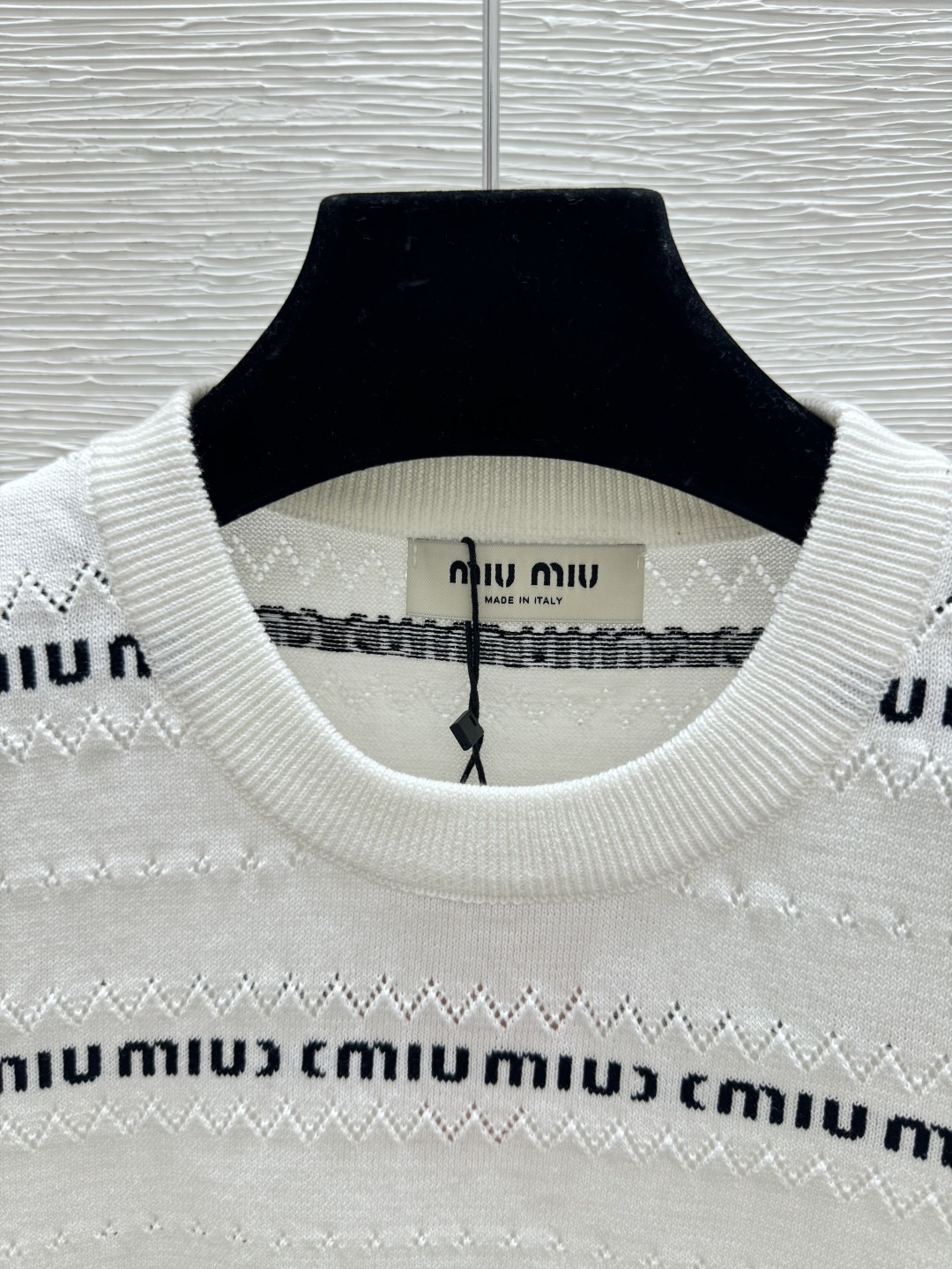 🆕m家🆕 春夏季新款 字母条纹针织短袖颜色：粉色 白色 咖啡色尺码：36.38.40