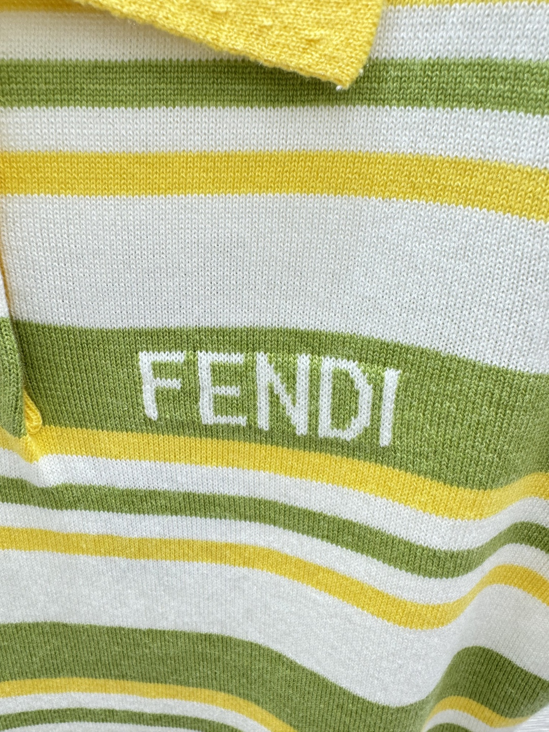 🆕F家🆕 春夏季新款 翻领条纹针织短袖颜色：粉色 黄色 蓝色尺码：36.38.40