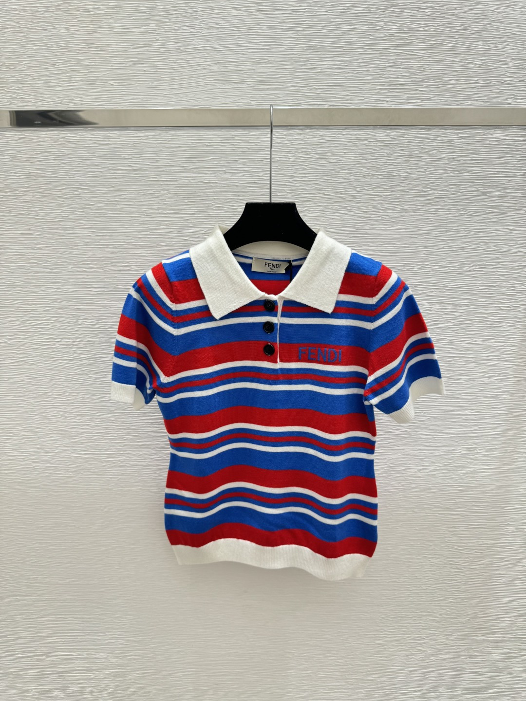 🆕F家🆕 春夏季新款 翻领条纹针织短袖颜色：粉色 黄色 蓝色尺码：36.38.40