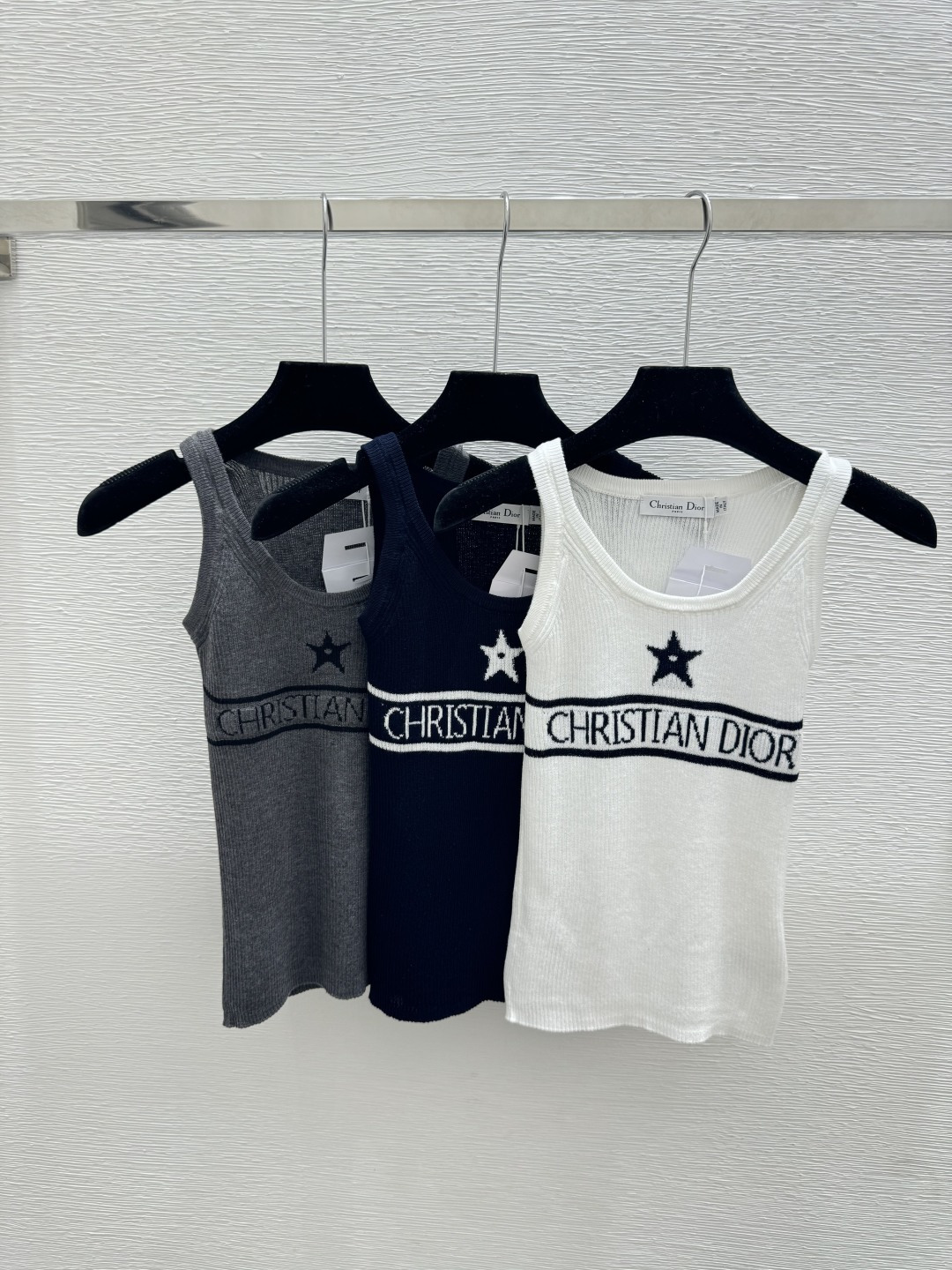 🆕D家🆕 春夏季新款 字母五角星针织背心颜色：宝蓝色 白色 灰色尺码：36.38.40