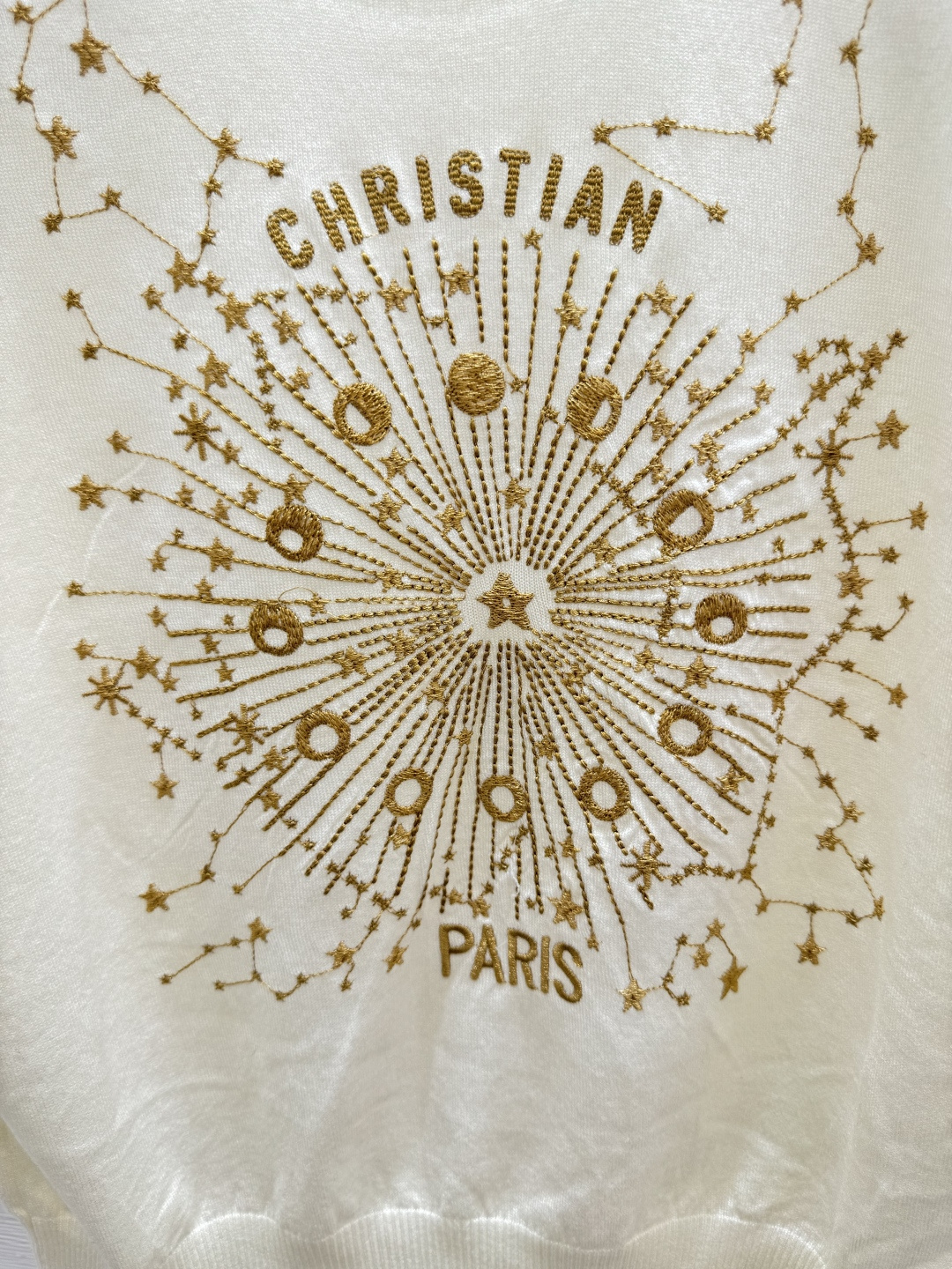 🆕D家🆕 春夏季新款 星座刺绣针织短袖颜色：白色尺码：36.38.40