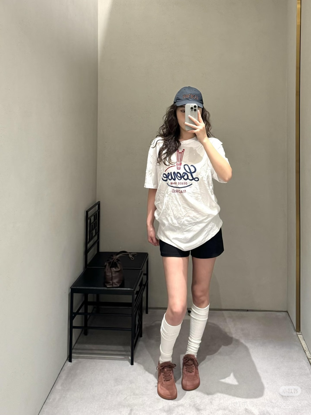 🆕LO家🆕 早春新款 撞色字母圆领短袖颜色：白色 黑色尺码：36.38.40