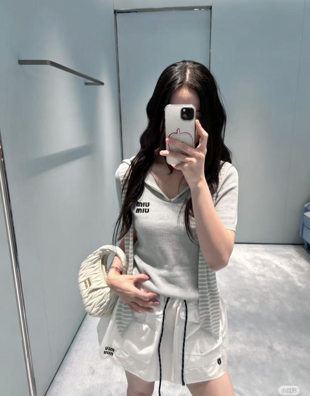 🆕M家🆕 早春新款 纯色翻领披肩针织短袖颜色：卡其 灰色 黄色尺码：36.38.40