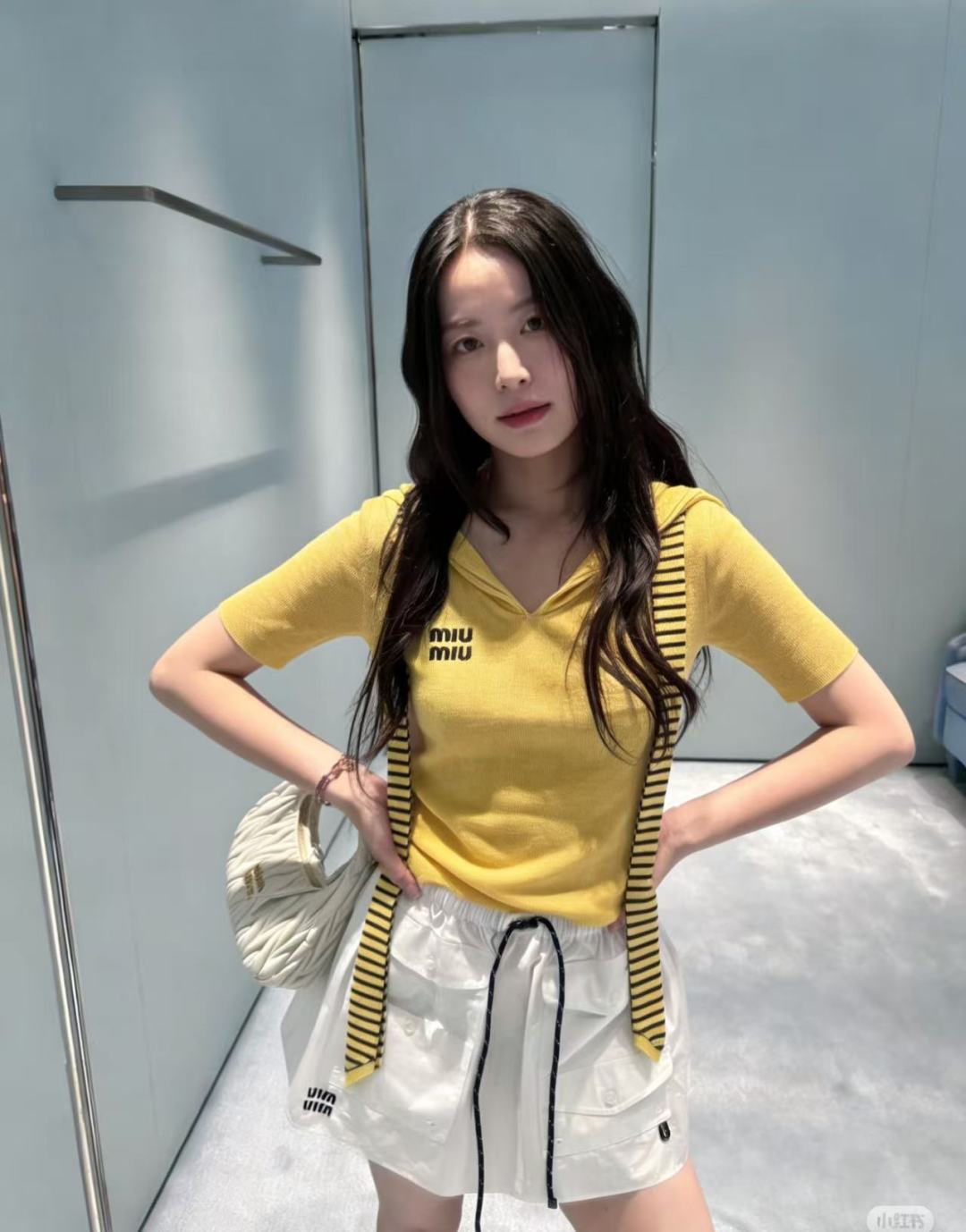 🆕M家🆕 早春新款 纯色翻领披肩针织短袖颜色：卡其 灰色 黄色尺码：36.38.40