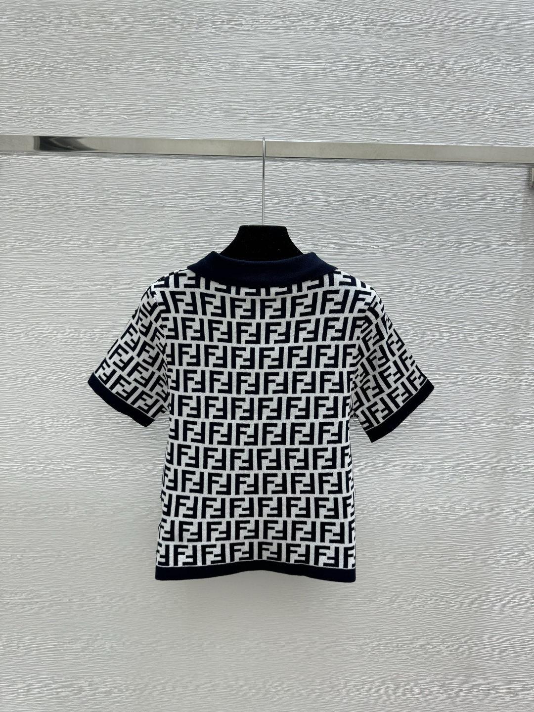 🆕F家🆕 早春新款 撞色老花字母翻领针织短袖颜色：卡其 宝蓝尺码：36.38.40