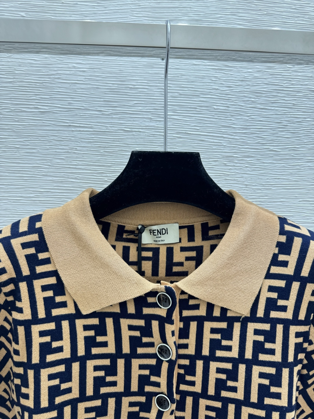 🆕F家🆕 早春新款 撞色老花字母翻领针织短袖颜色：卡其 宝蓝尺码：36.38.40