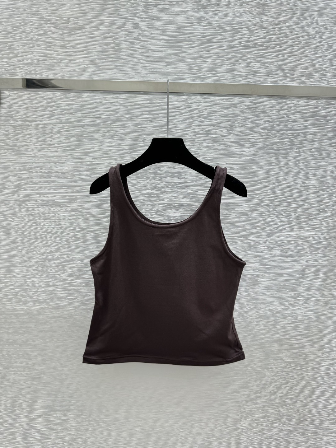 🆕P家🆕 早春新款 纯色简约圆领背心颜色：白色 咖啡尺码：36.38.40