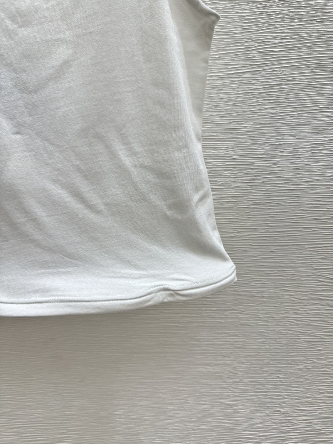 🆕P家🆕 早春新款 纯色简约圆领背心颜色：白色 咖啡尺码：36.38.40